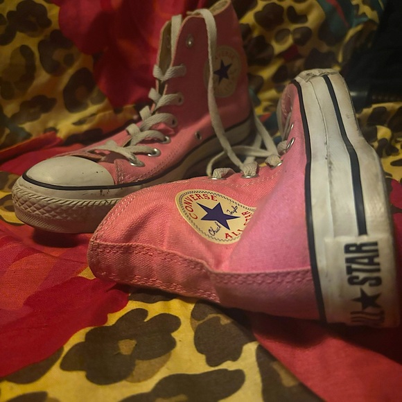 Converse Bubble Gum Pink Hi-top Chucks - Picture 4 of 11